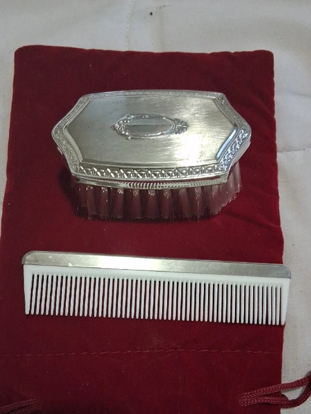 Silver Grooming Comb and Brush Set - White/Silver